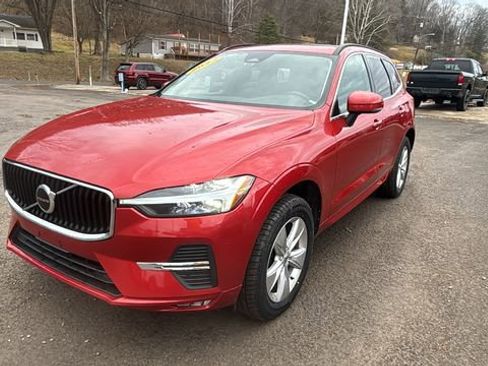 Used 2022 Volvo XC60 B5 Momentum image 5