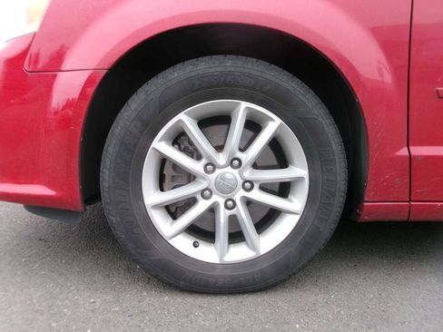 Used 2013 Dodge Grand Caravan SXT w/ UConnect Hands-Free Group image 9