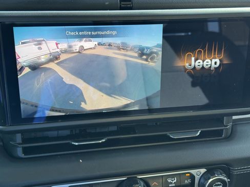 Certified 2025 Jeep Wrangler Sahara w/ Safety Group AWD/4WD image 14