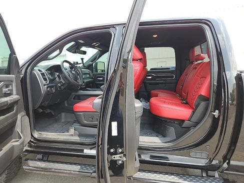 Used 2025 RAM 3500 Big Horn AWD/4WD image 11
