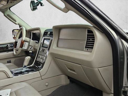 Used 2008 Lincoln Navigator 4WD image 24
