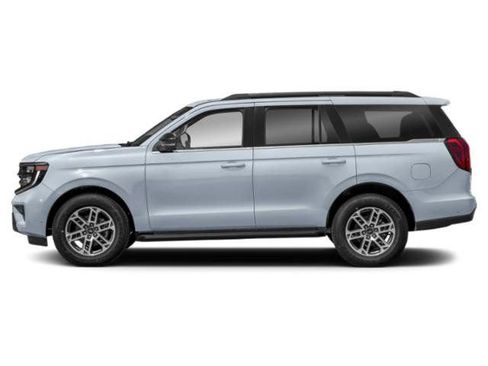 Used 2025 Ford Expedition Active AWD/4WD image 3