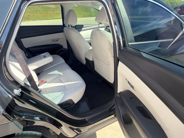 Used 2025 Hyundai Tucson SE FWD image 19