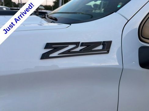 Used 2023 Chevrolet Silverado 1500 LT Trail Boss w/ LPO, Dark Essentials Package AWD/4WD image 11