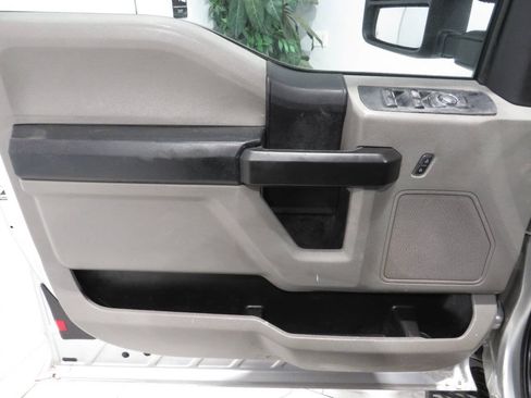 Used 2018 Ford F250 XL w/ Power Equipment Group AWD/4WD image 20