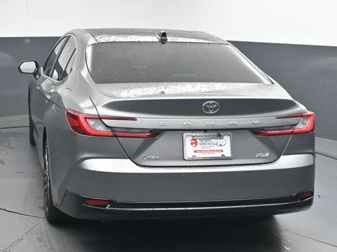Used 2026 Toyota Camry XLE image 7
