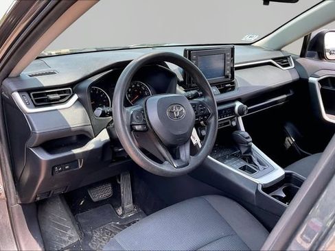 Used 2019 Toyota RAV4 LE w/ Carpet Mat Package AWD/4WD image 12
