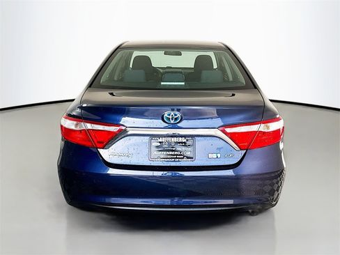 Used 2016 Toyota Camry LE image 6