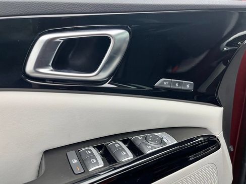 Used 2024 Kia Carnival SX Prestige FWD image 19