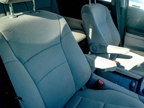 Used 2018 Honda Pilot LX image 10