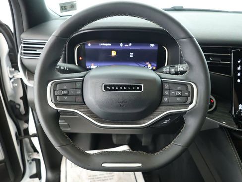 Used 2022 Jeep Wagoneer Series III image 11