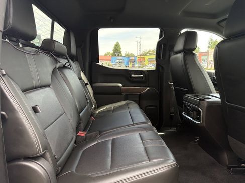 Used 2019 Chevrolet Silverado 1500 High Country w/ Technology Package AWD/4WD image 21