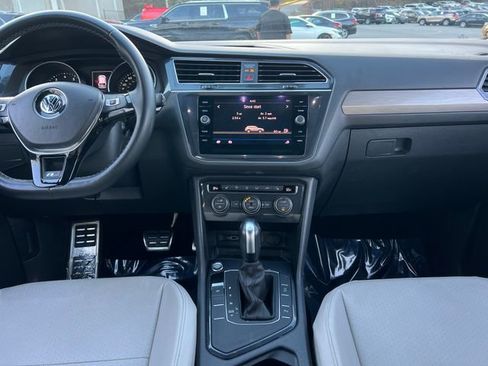 Used 2020 Volkswagen Tiguan SE R-Line image 16