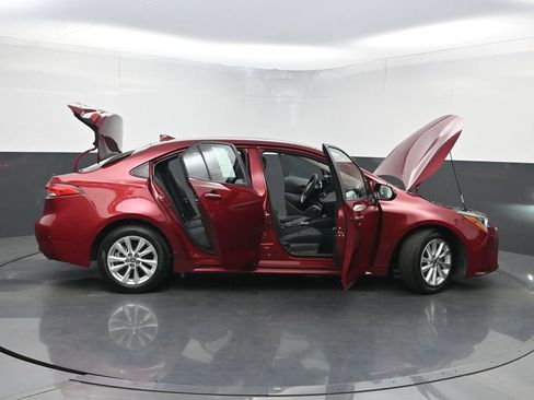 Used 2023 Toyota Corolla LE w/ LE Convenience Package FWD image 33