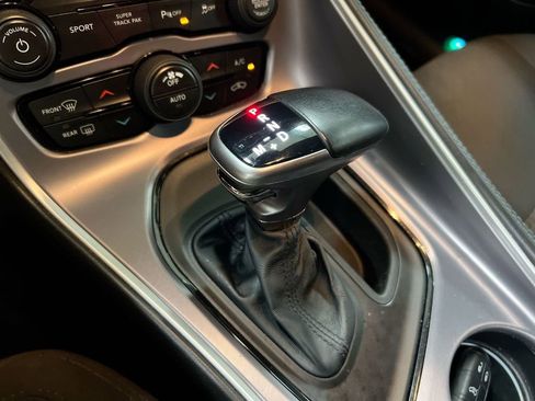Used 2019 Dodge Challenger R/T RWD image 18