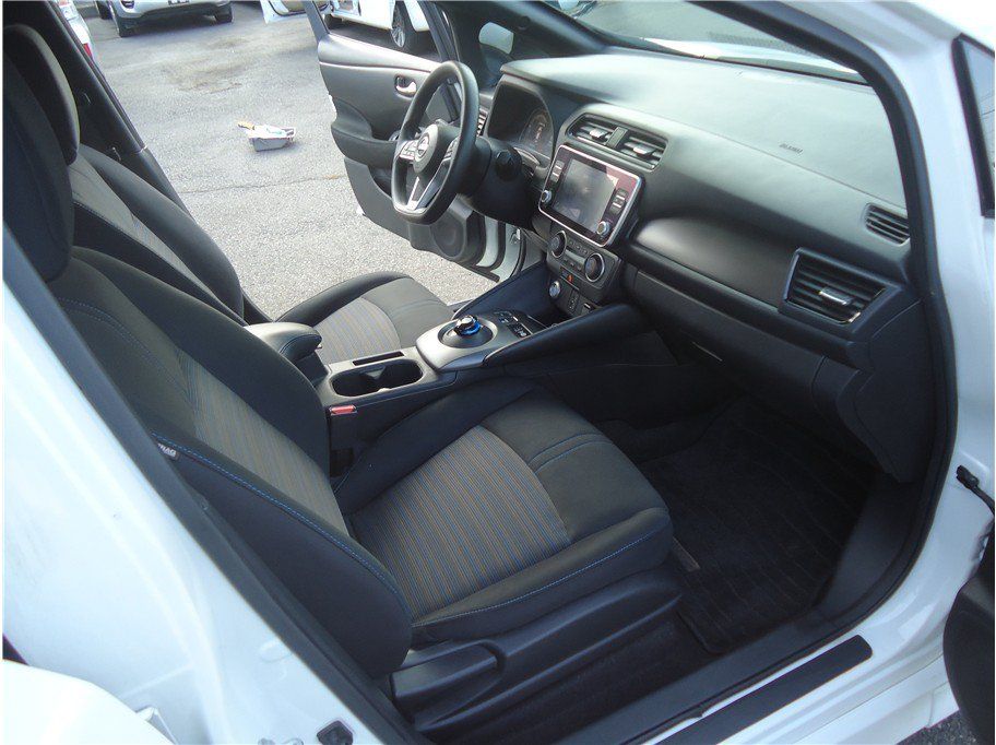 Used 2025 Nissan Leaf S FWD image 16