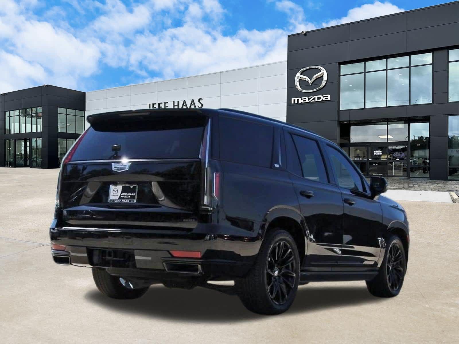 Used 2024 Cadillac Escalade Sport Platinum w/ LPO, ONYX Package AWD/4WD image 3