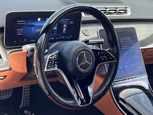 Used 2022 Mercedes-Benz S 500 4MATIC w/ AMG Line Package image 20