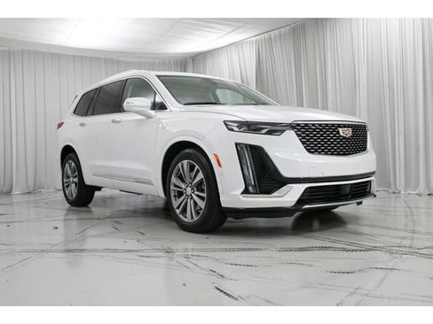 Used 2024 Cadillac XT6 Premium Luxury w/ Technology Package image 2