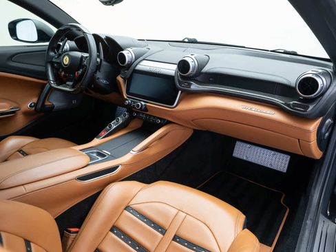 Used 2018 Ferrari GTC4Lusso AWD/4WD image 13