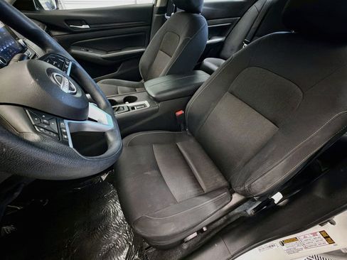 Used 2025 Nissan Altima 2.5 SV AWD/4WD image 11