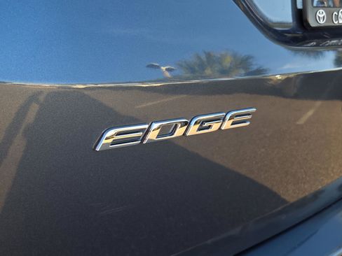 Used 2018 Ford Edge Titanium w/ Equipment Group 301A image 12