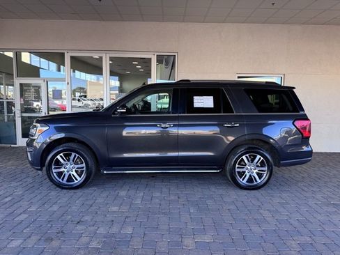 Used 2023 Ford Expedition Limited image 2