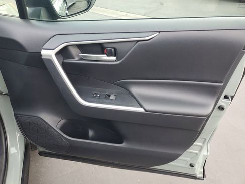 Used 2019 Toyota RAV4 XLE image 33