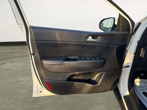 Used 2017 Kia Sportage LX FWD image 9