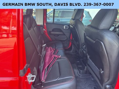 Used 2025 Jeep Wrangler Unlimited Rubicon image 23