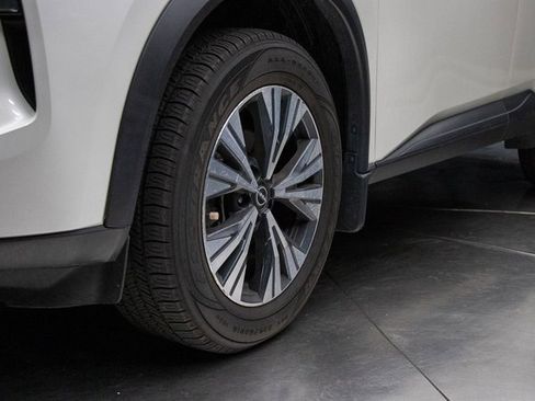 Used 2023 Nissan Rogue SV w/ SV Premium Package image 7