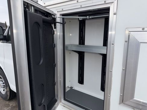 New 2025 Chevrolet Express 3500 w/ Power Convenience Package image 33