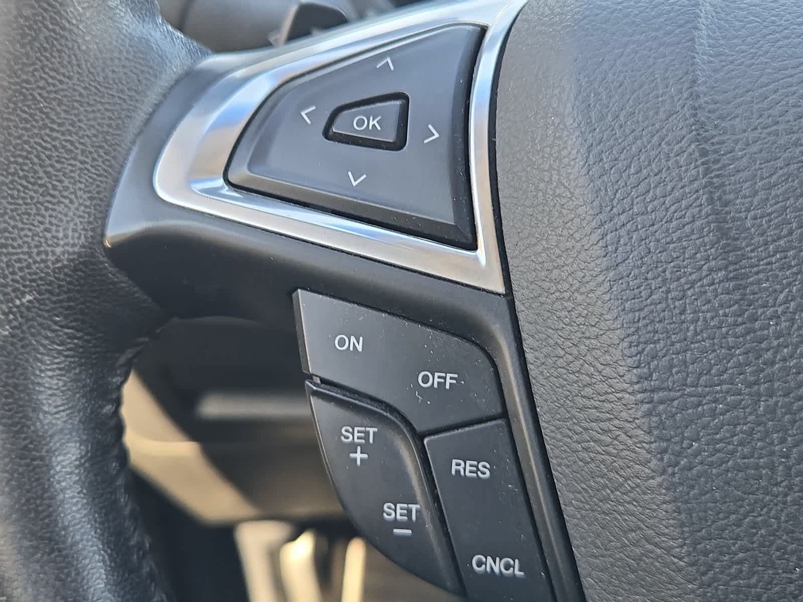 Used 2016 Ford Edge SEL w/ Equipment Group 201A FWD image 23