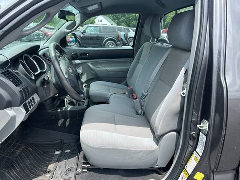 Used 2012 Toyota Tacoma 4x4 Regular Cab image 11