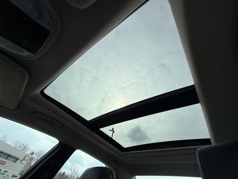 Used 2023 Chrysler 300 Touring L w/ Popular Equipment Group image 25