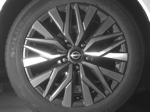 Used 2025 Nissan Altima 2.5 SV image 13