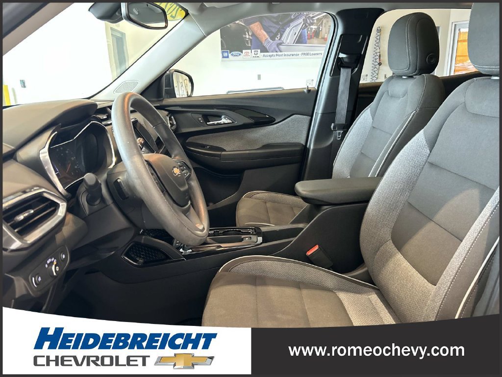 Used 2021 Chevrolet TrailBlazer LT w/ Sun and Liftgate Package FWD image 13