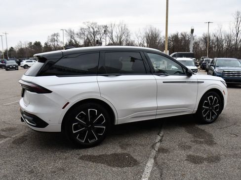 Used 2024 Lincoln Nautilus Reserve w/ Equipment Group 202A image 7