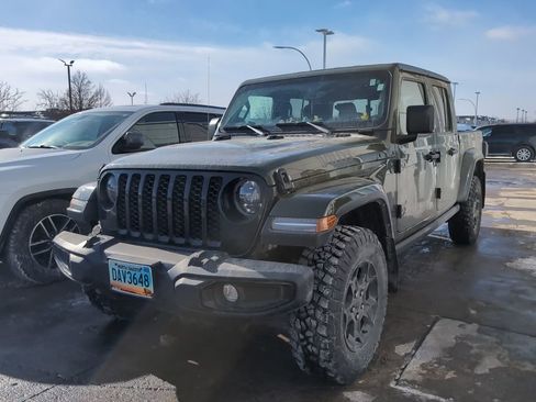 Used 2023 Jeep Gladiator Willys image 4