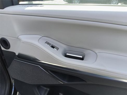 New 2026 Lincoln Navigator L Reserve AWD/4WD image 30