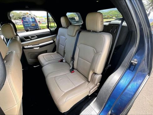 Used 2017 Ford Explorer XLT w/ Equipment Group 202A FWD image 28