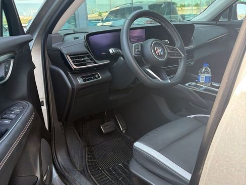 Used 2025 Buick Envision Sport Touring AWD/4WD image 11