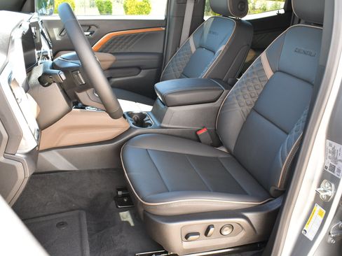 Used 2026 GMC Canyon Denali AWD/4WD image 22
