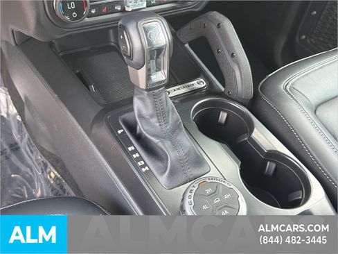 Used 2025 Ford Bronco Outer Banks w/ Sasquatch Package AWD/4WD image 35