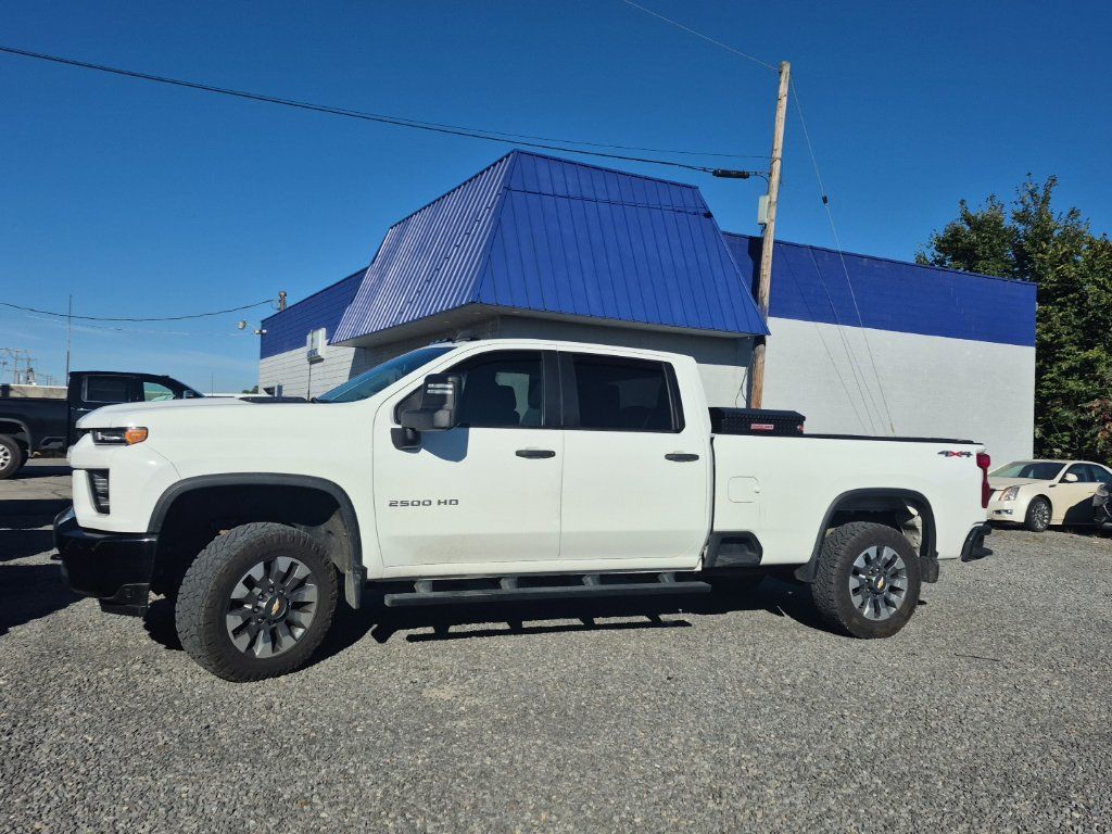 Used 2022 Chevrolet Silverado 2500 Custom w/ Custom Value Package AWD/4WD image 4