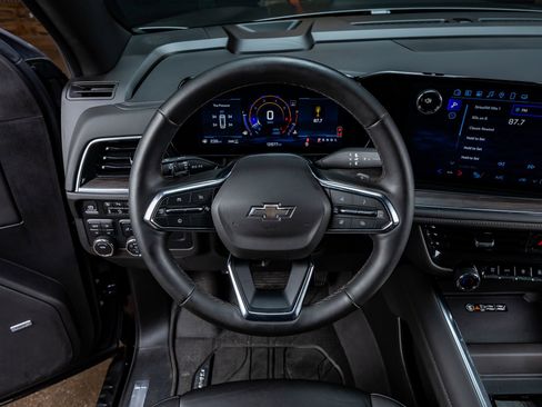 Used 2025 Chevrolet Tahoe Z71 w/ Comfort Package image 18