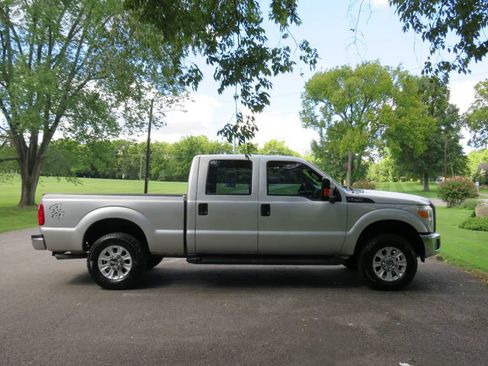 Used 2015 Ford F250 XL w/ Power Equipment Group AWD/4WD image 3