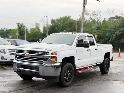 Used 2017 Chevrolet Silverado 2500 W/T w/ WT Convenience Package AWD/4WD image 3