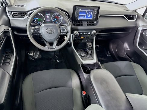 Used 2022 Toyota RAV4 LE image 17