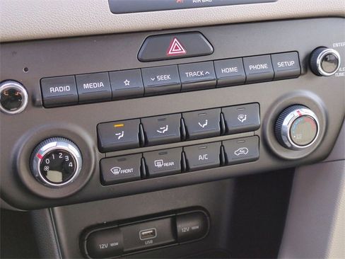 Used 2022 Kia Sportage LX image 18